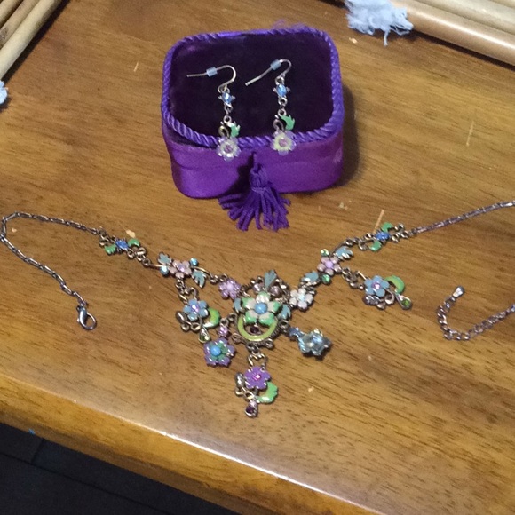 Vtg classic 20” necklace and drop earrings Spring - Picture 3 of 5